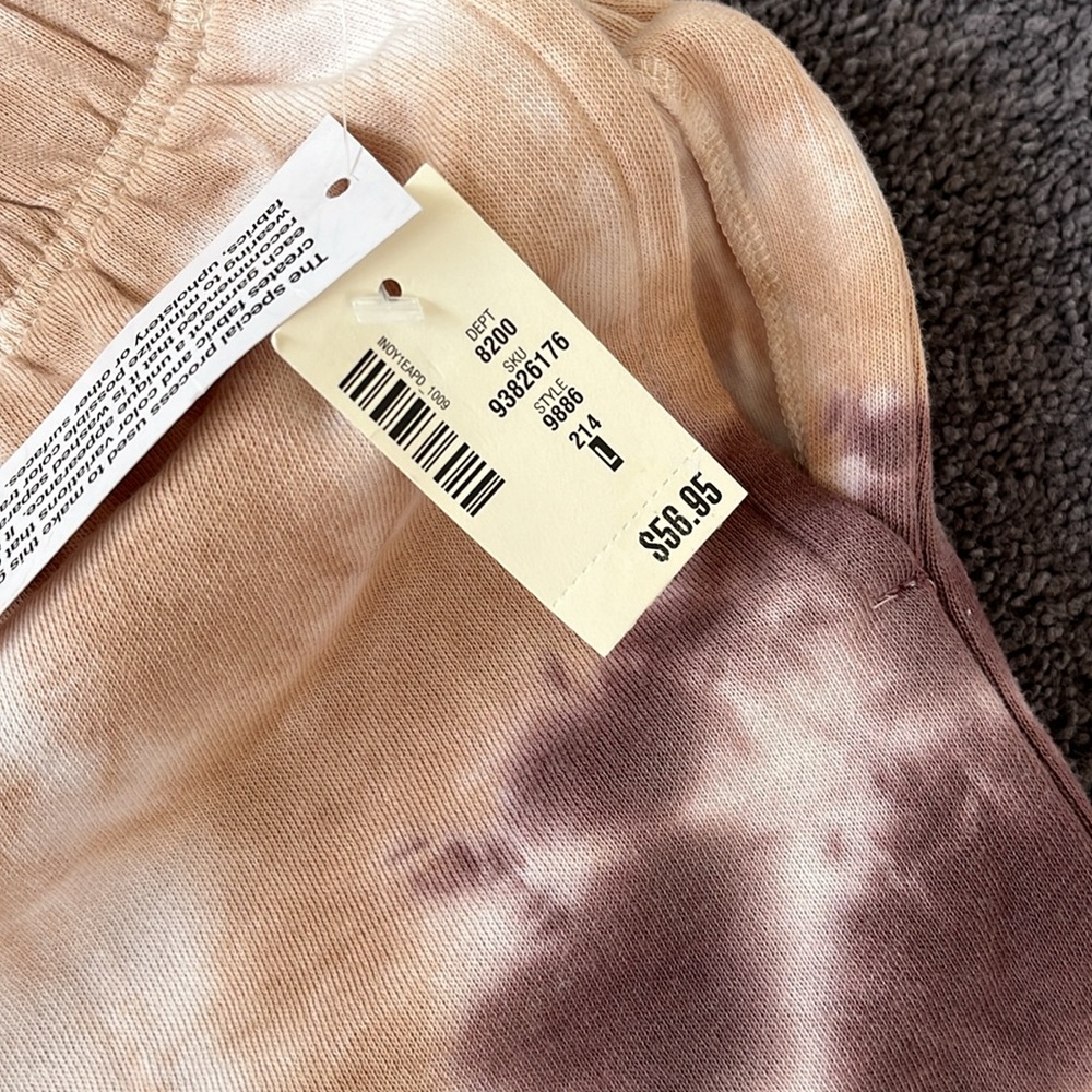 Women’s sweatpants
Size large - Picture 3 of 5